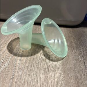 Green Silicone Breast Pump Flanges